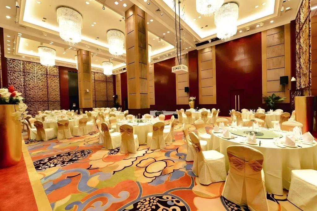 Celebrity International Grand Hotel 4*, фото 15