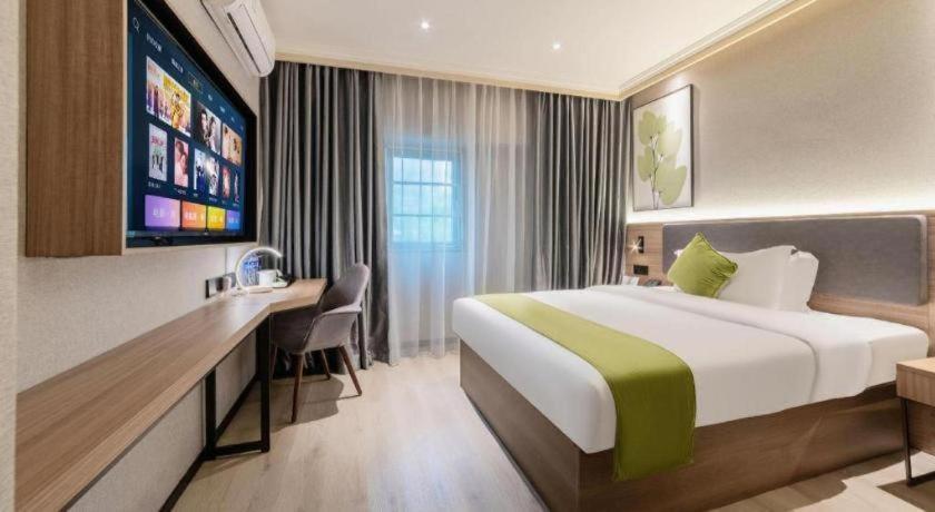 GreenTree Inn Haikou Longhua District Guomao Hotel 2*, фото 11