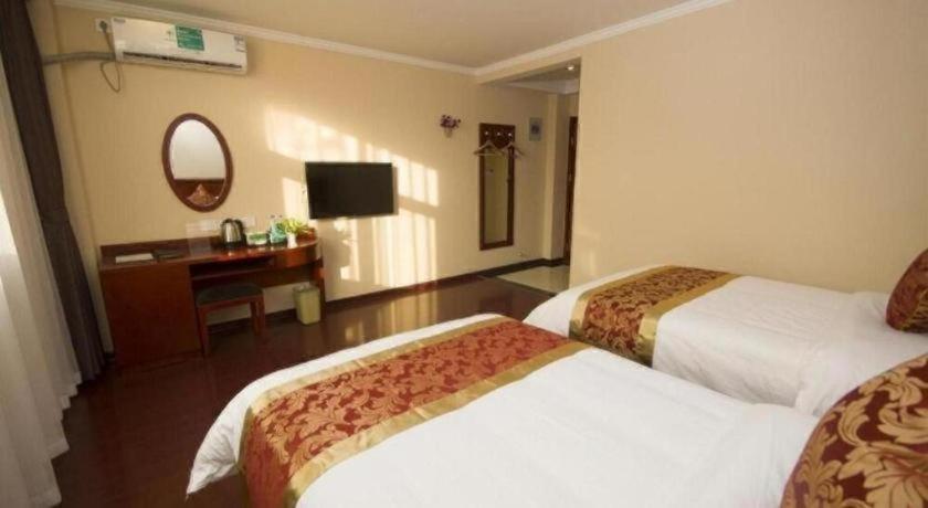 GreenTree Inn ZhangJiaKou XiaHuaYuan District XinChen Road Express Hotel 2*, фото 5