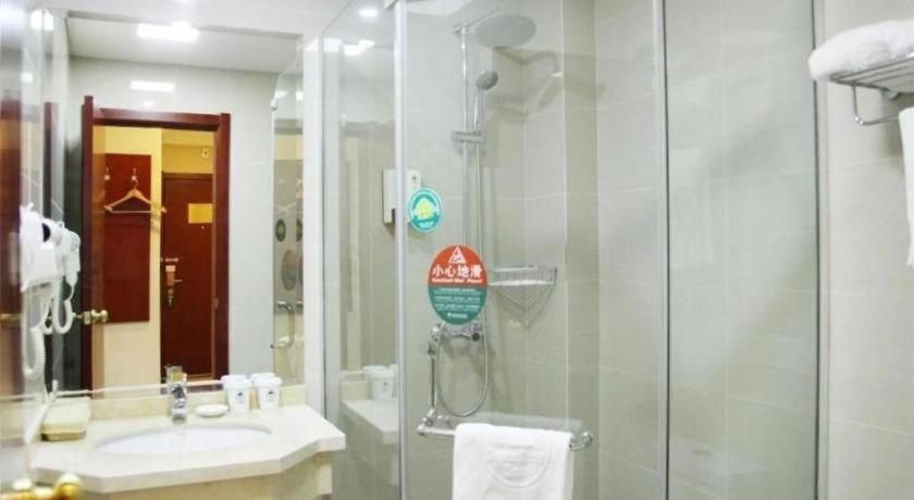 GreenTree Inn ZhangJiaKou XiaHuaYuan District XinChen Road Express Hotel 2*, фото 6