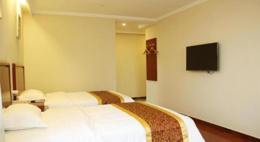 GreenTree Inn ZhangJiaKou XiaHuaYuan District XinChen Road Express Hotel 2*, фото 14