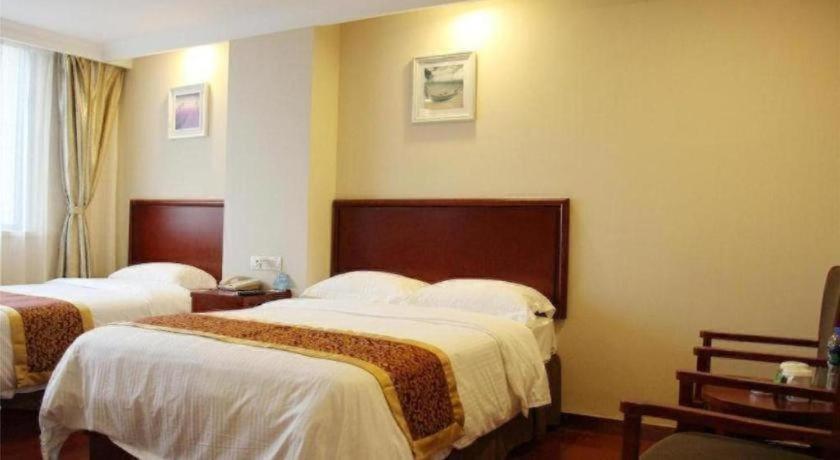 GreenTree Inn ZhangJiaKou XiaHuaYuan District XinChen Road Express Hotel 2*, фото 16
