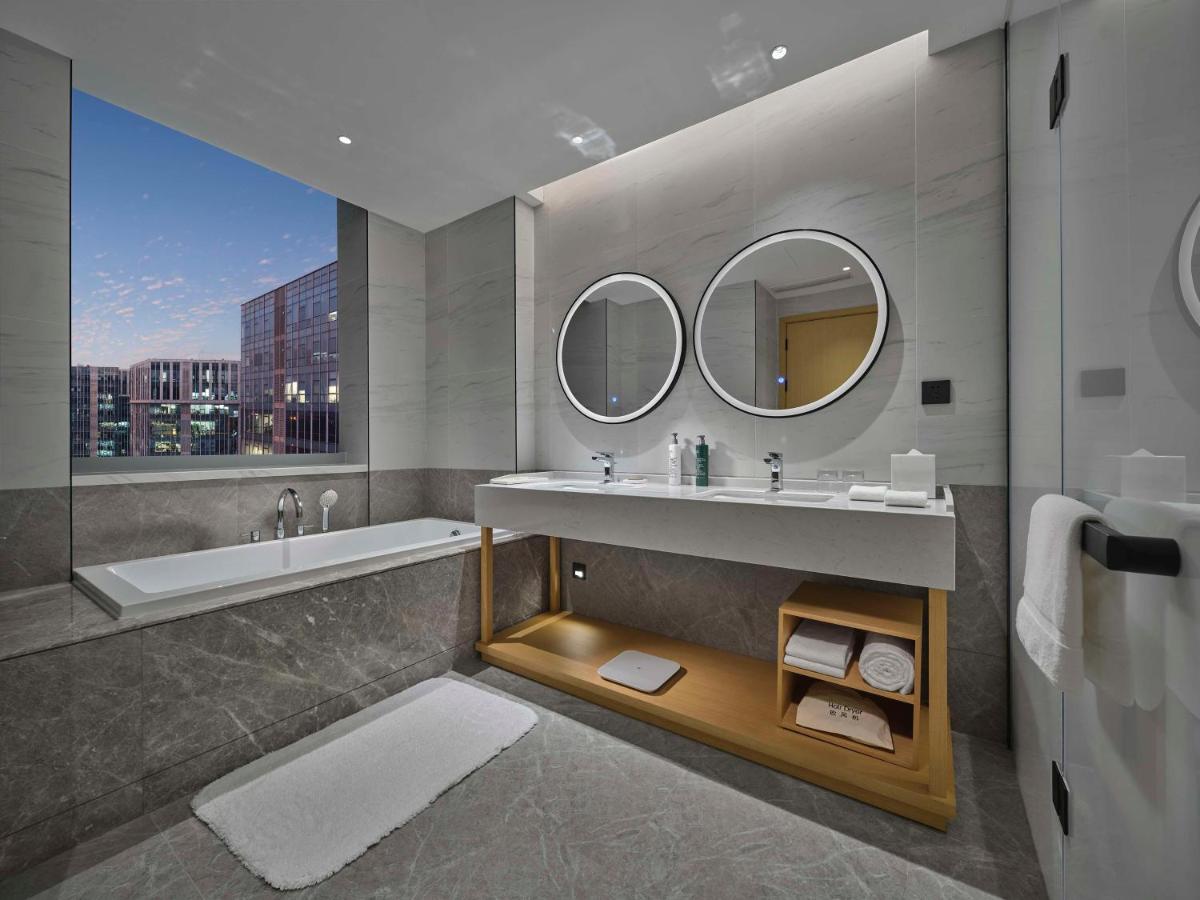 Hilton Garden Inn Beijing Haidian Daoxiang Lake 4*, фото 2