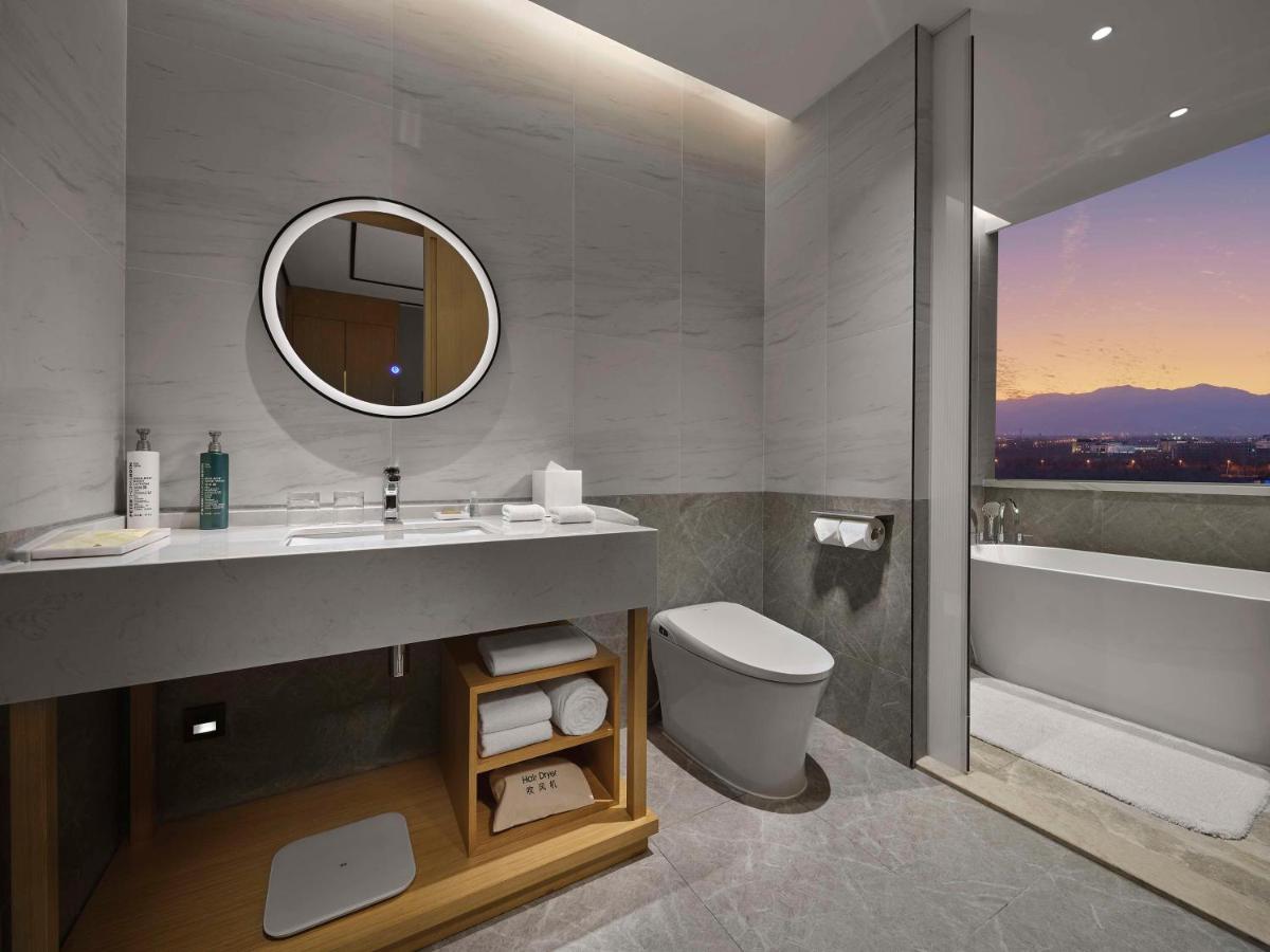 Hilton Garden Inn Beijing Haidian Daoxiang Lake 4*, фото 4