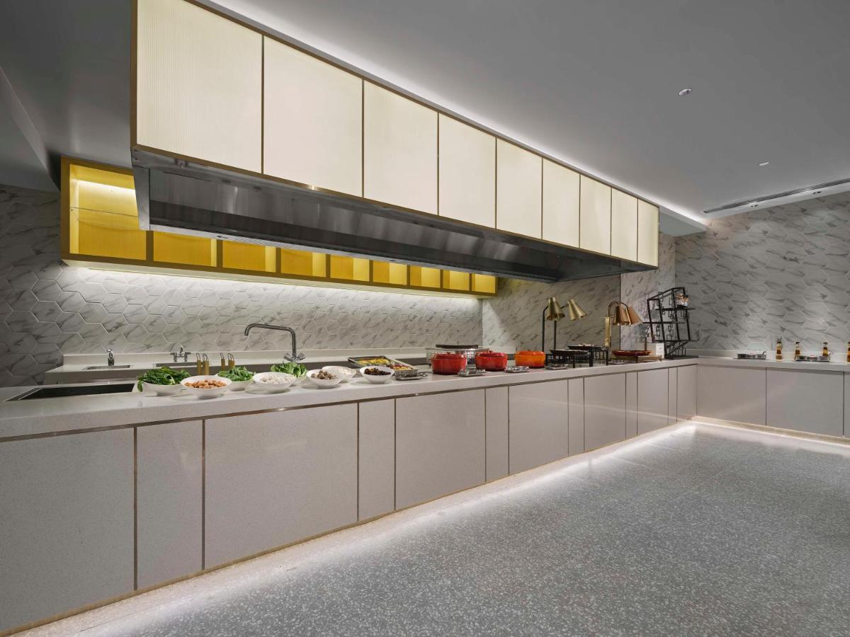Hilton Garden Inn Beijing Haidian Daoxiang Lake 4*, фото 16