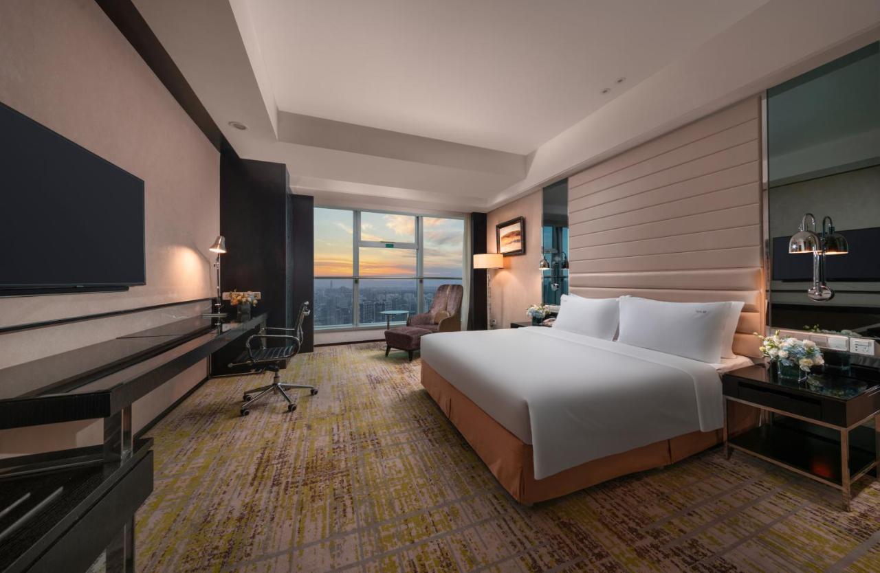 Holiday Inn Beijing Focus Square by IHG 4*