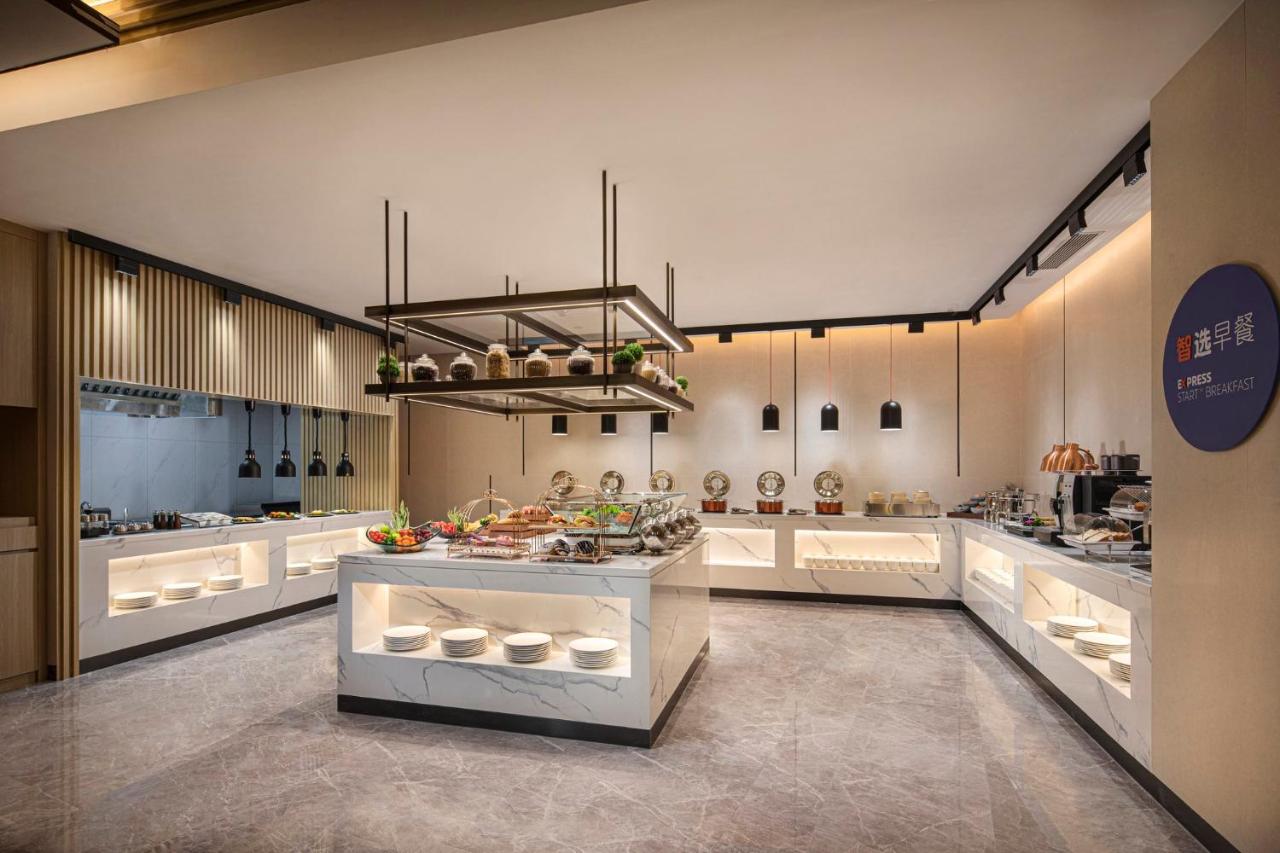 Holiday Inn Express Beijing Yizhuang Center by IHG 3*, фото 3