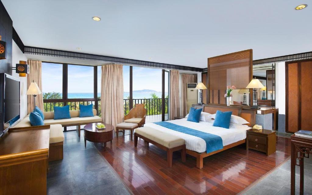 International Asia-Pacific Convention Center 4*