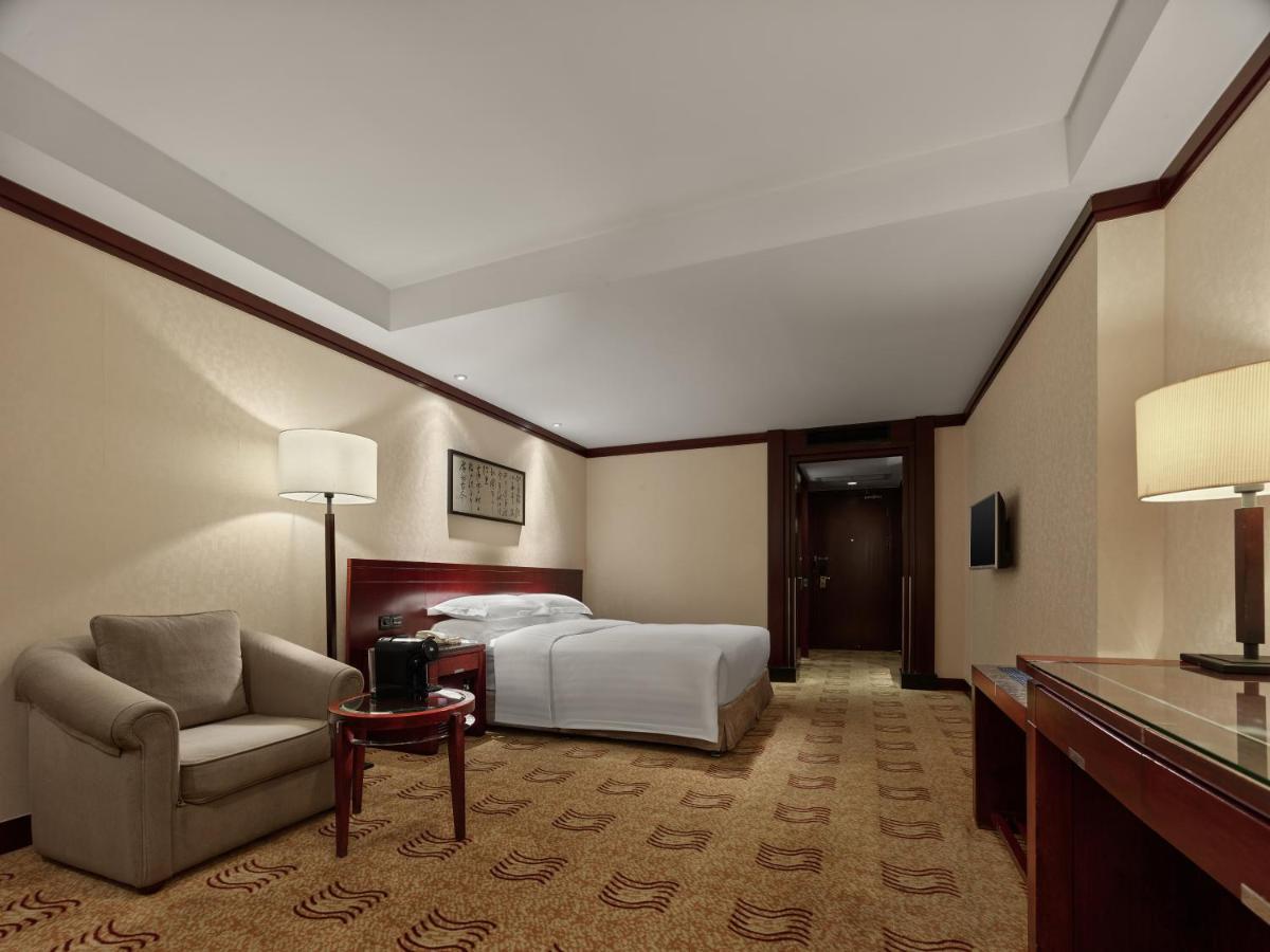 Poly Plaza Hotel 3*, фото 10