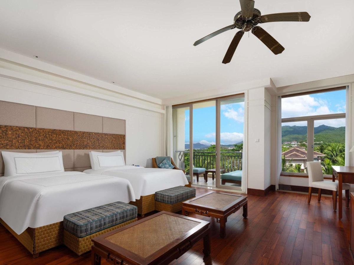 Shixishu Jianguo Yalong Bay Resort Hotel 4*