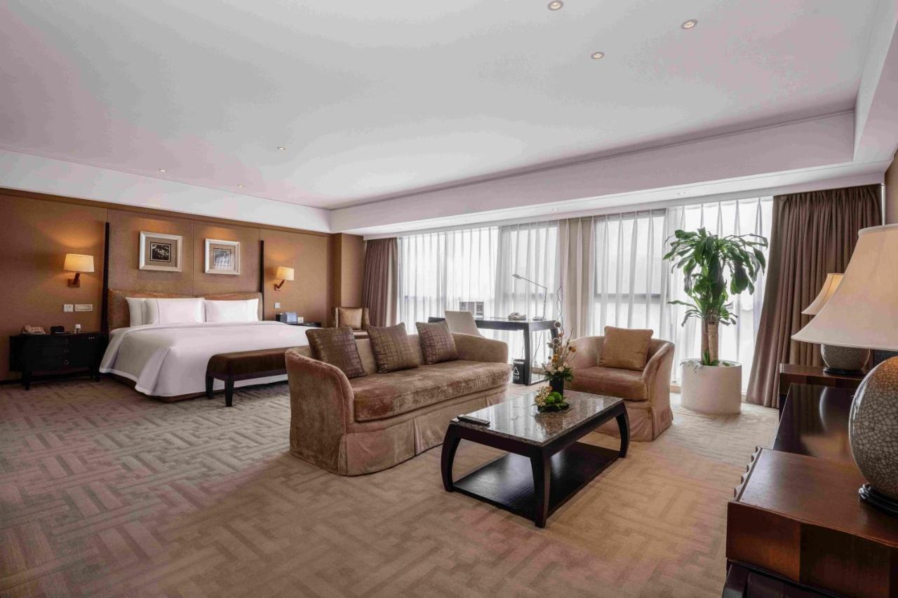 The Lake View Hotel Beijing 4*