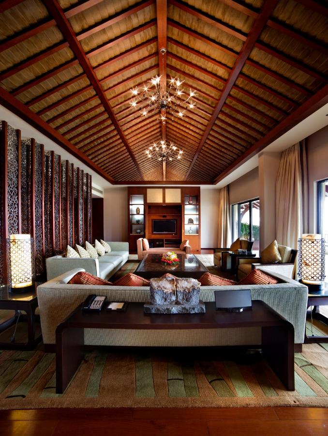 The Ritz-Carlton Sanya Yalong Bay 5*