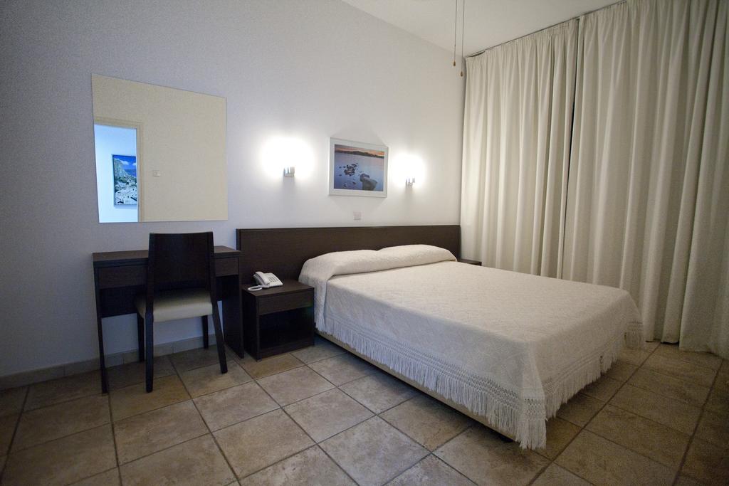 Costantiana Beach Hotel Apartments 2*