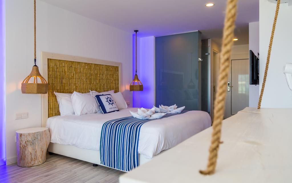 Blue Harbour Boutique Apartments 3*