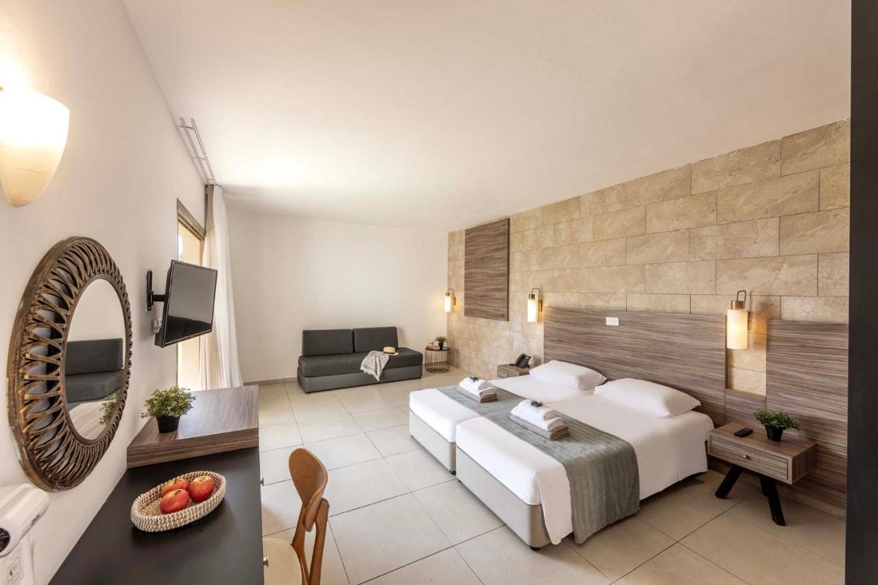 Electra Holiday Village Water Park Resort 4*