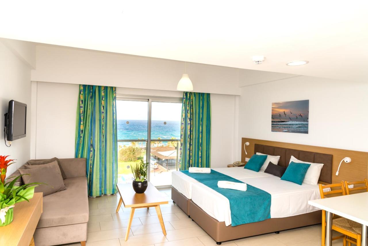 Helios Bay Hotel Apts 3*