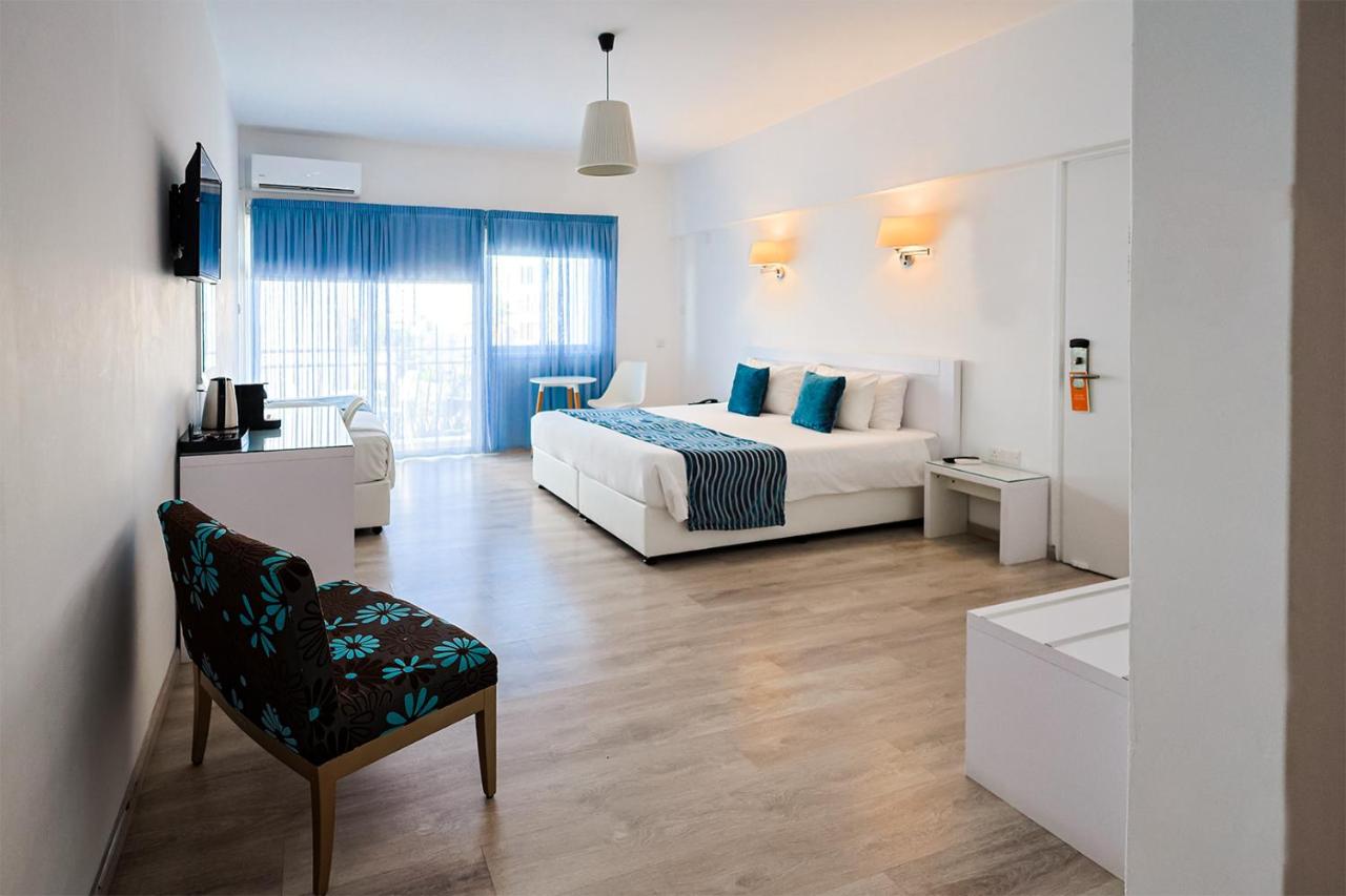 Mikes Canarium City Hotel 2*