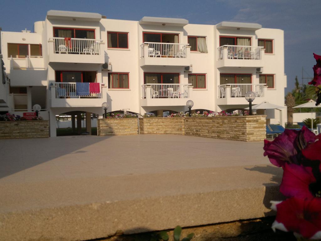 Androthea Apartments 3*, фото 3