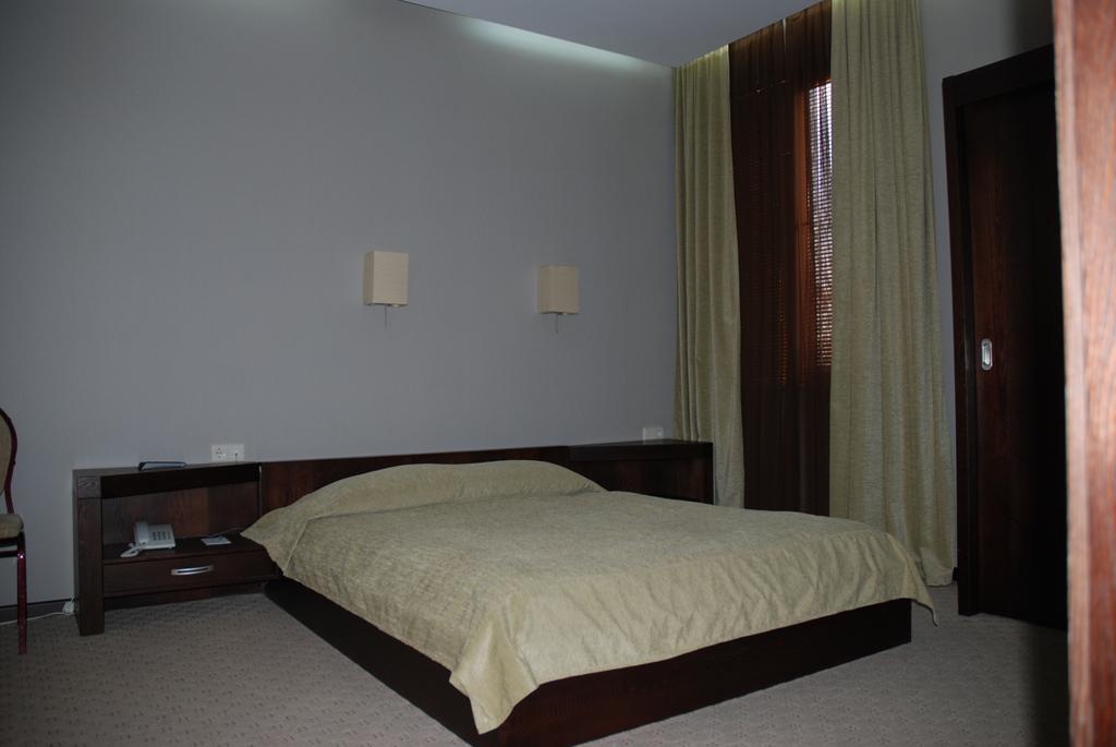D'Plaza Hotel 4*