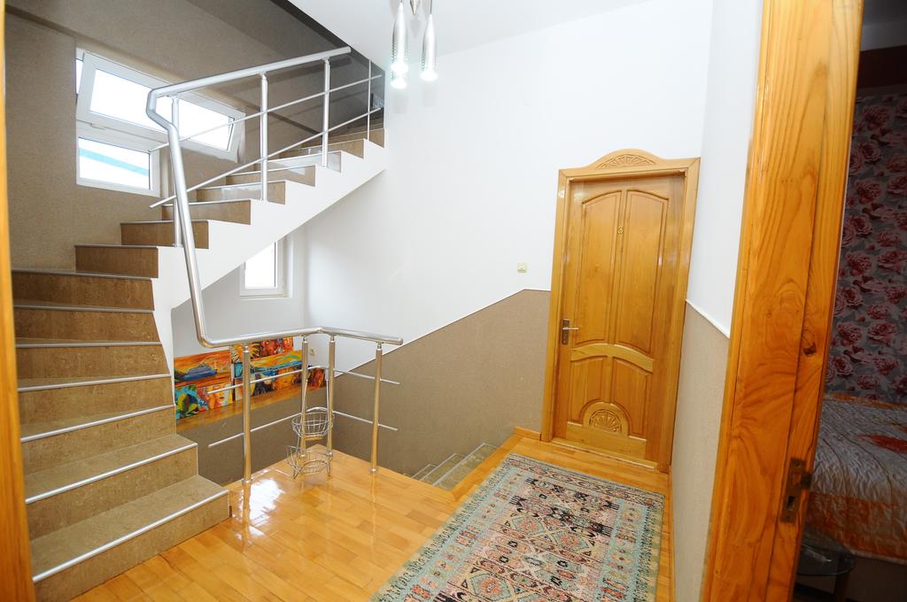 Dzveli Batumi 3*