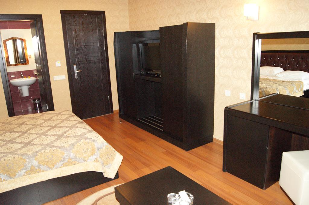 Premier Hotel Batumi 3*, фото 2