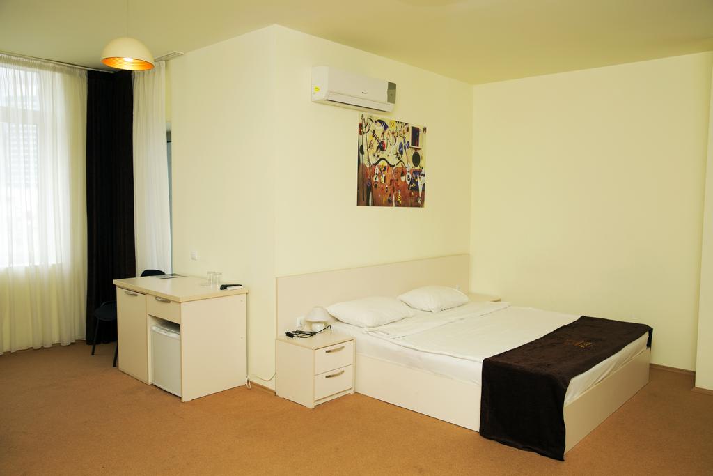 Batumi Plaza 3*