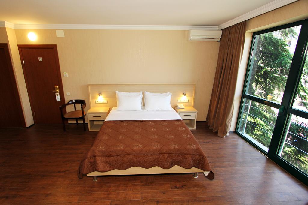 Batesta Hotel- 3*