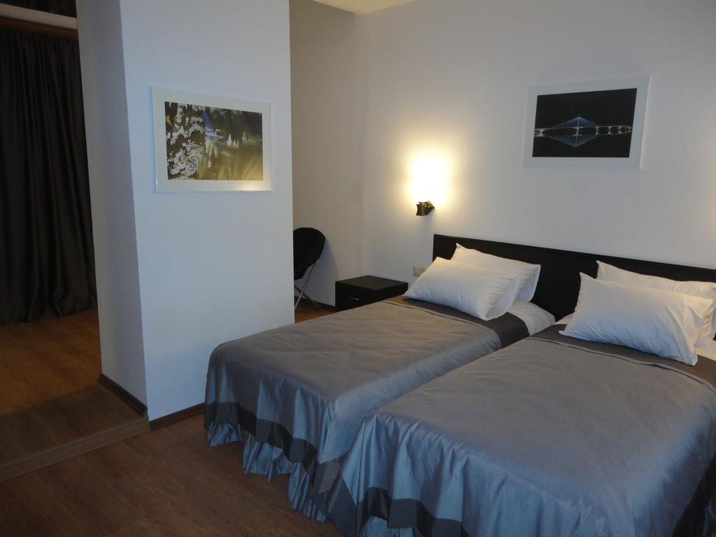 Hotel Corner 3*