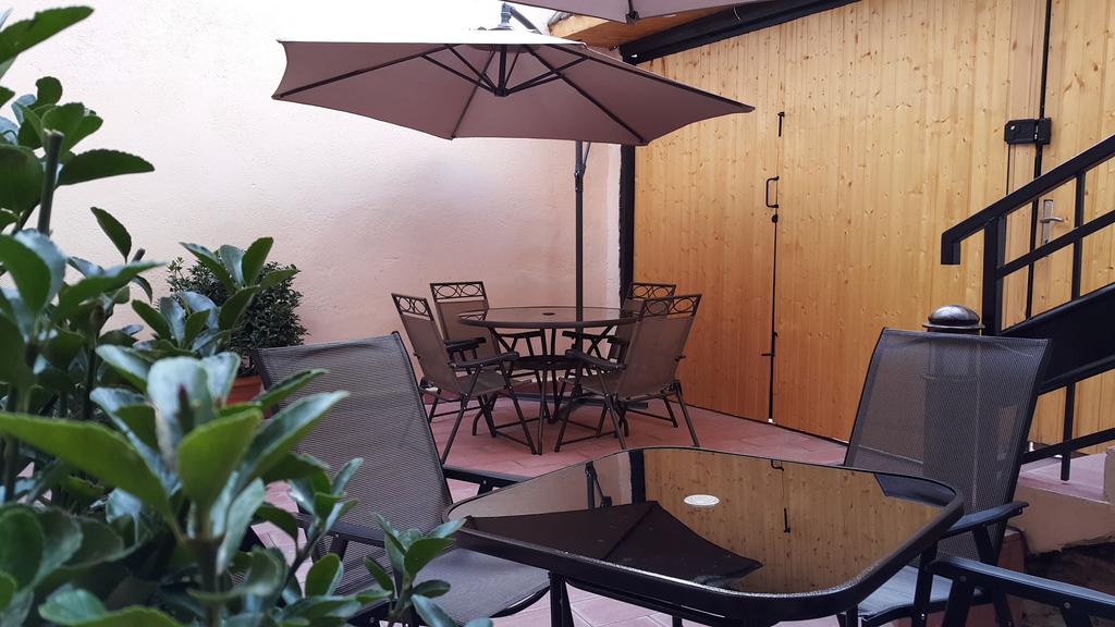 Log Inn Boutique Hotel 3*