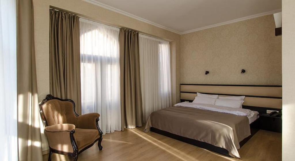 Old Tiflis 4*