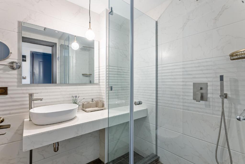 Ramada by Wyndham Tbilisi Old City 4*, фото 10