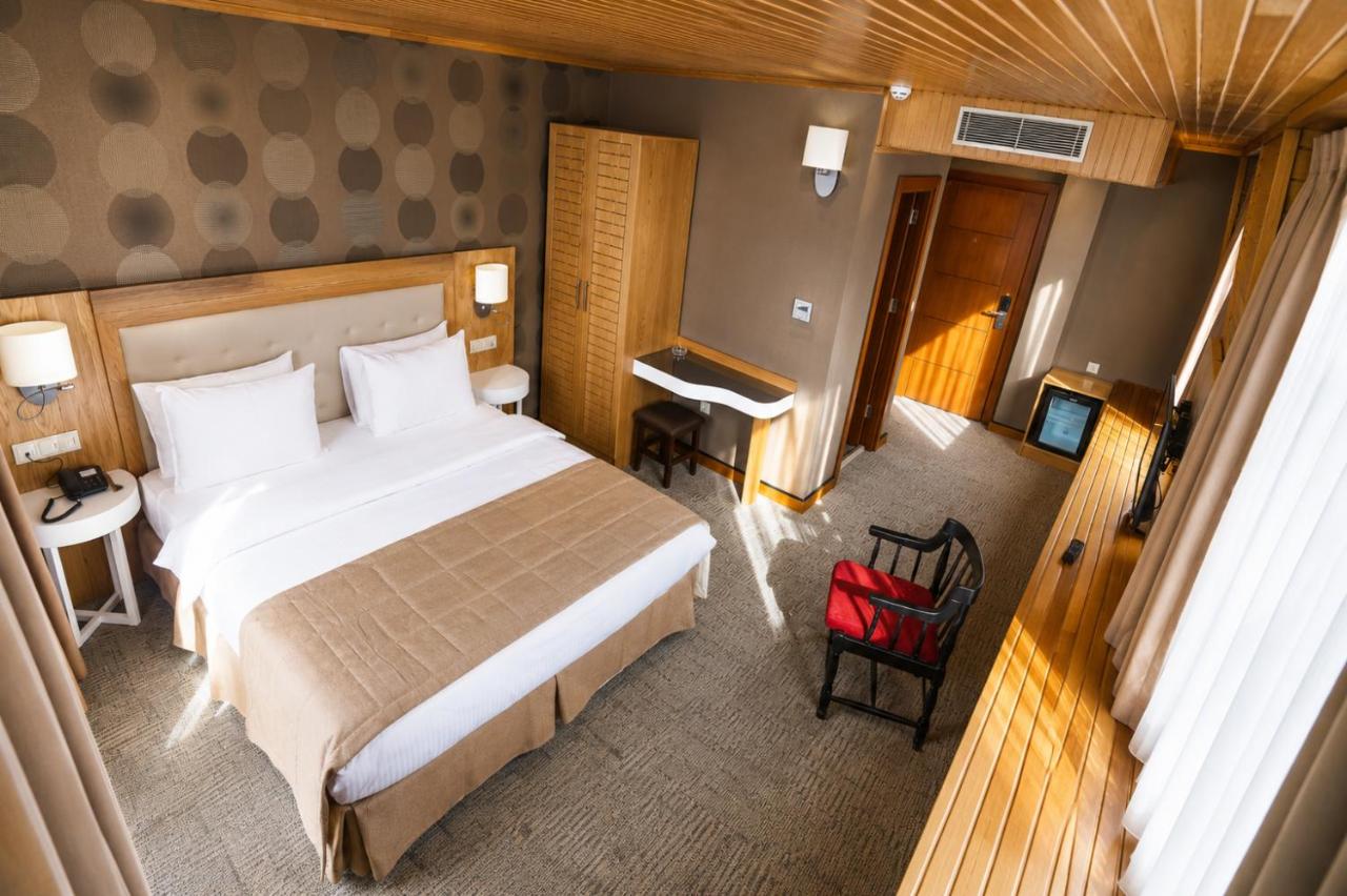 Sputnik Hotel Batumi 4*