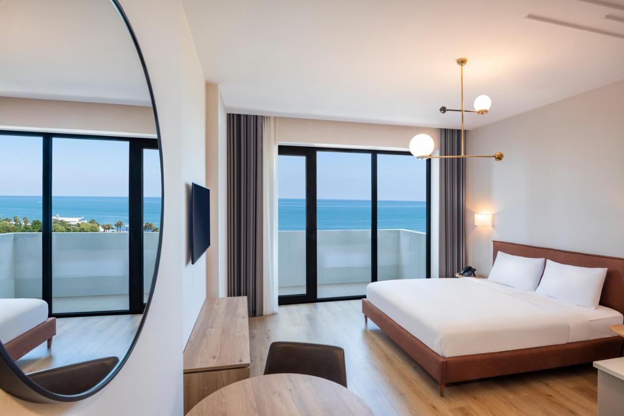 Steps Batumi Hotel & Suites 5*, фото 3