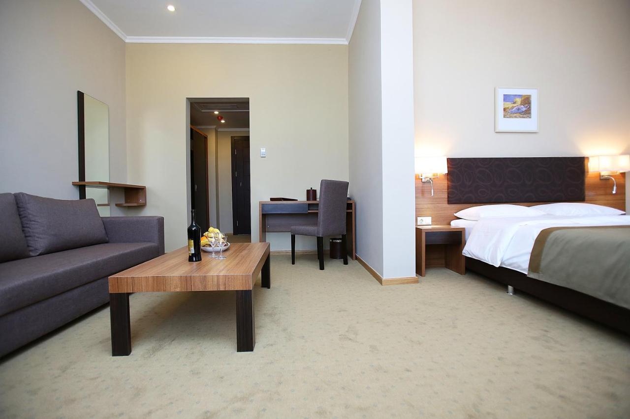 Tskhaltubo Plaza 4*
