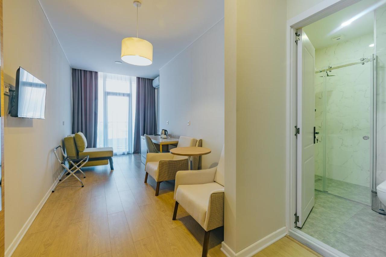Komunna Luxe Apartment, фото 2
