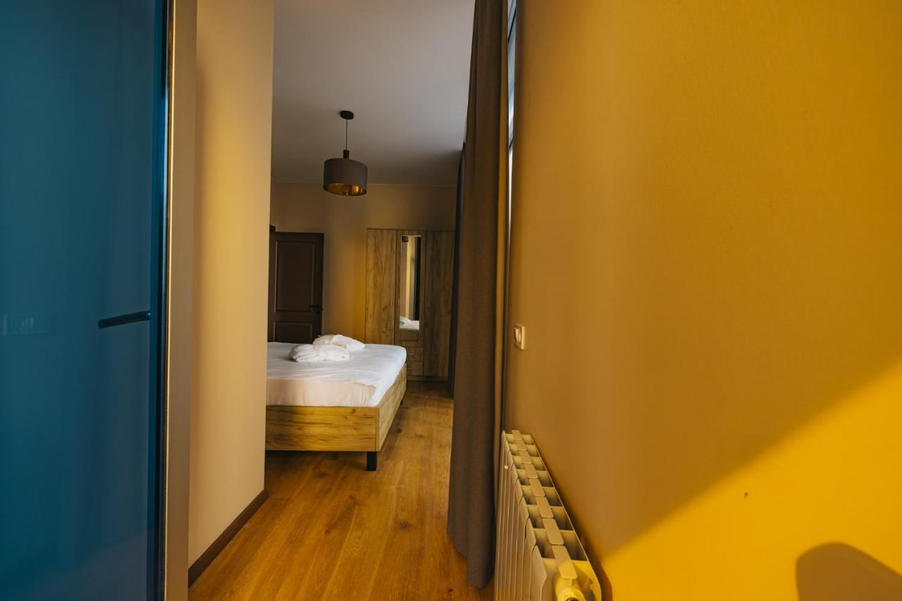 Komunna Luxe Apartment, фото 11