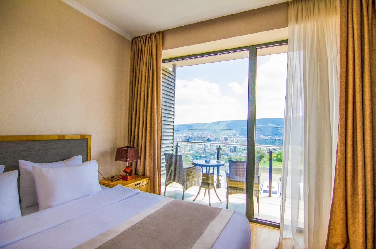 Lisi Hills Hotel 3*