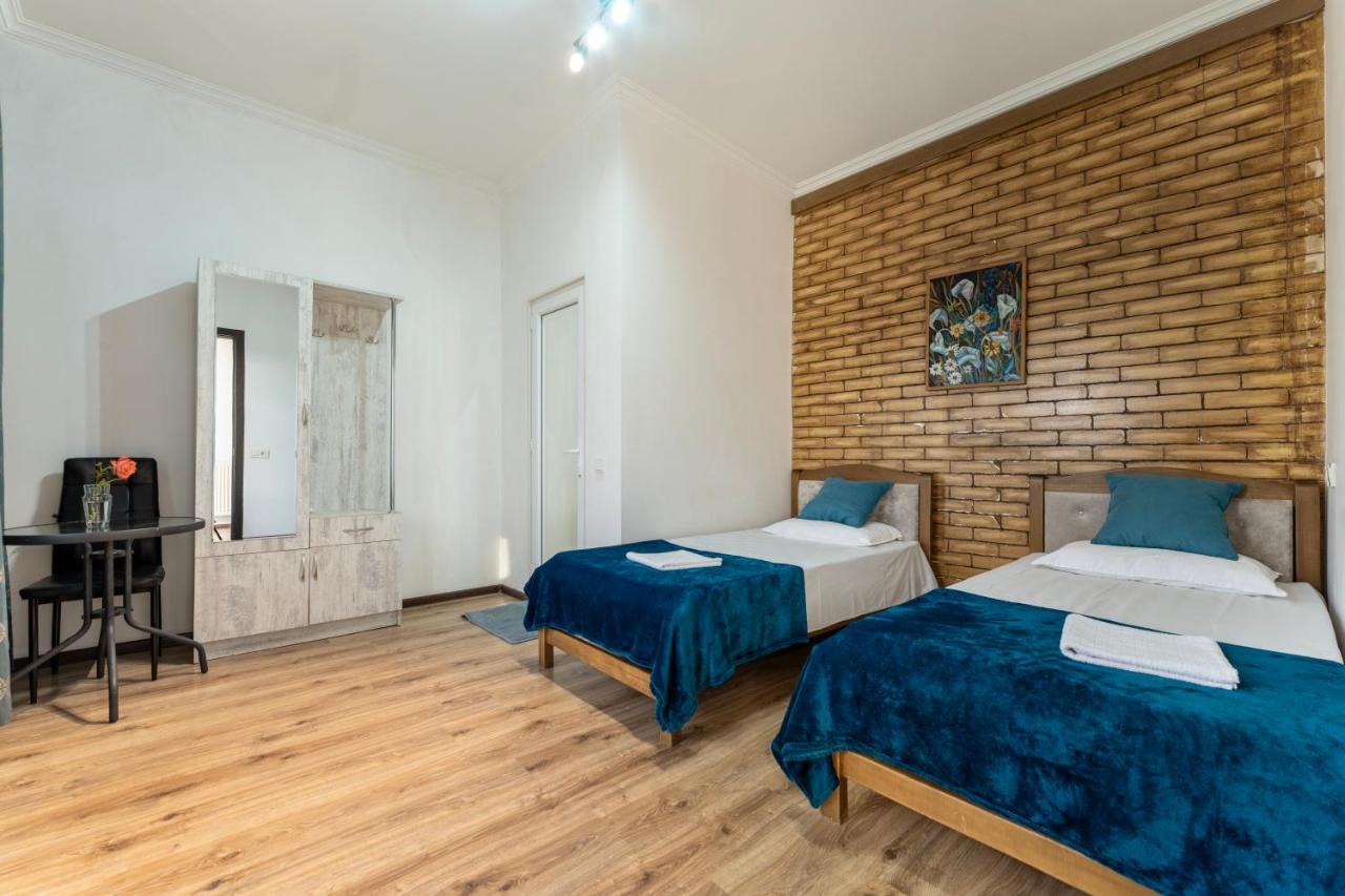 Upstairs Hotel Tbilisi 3*