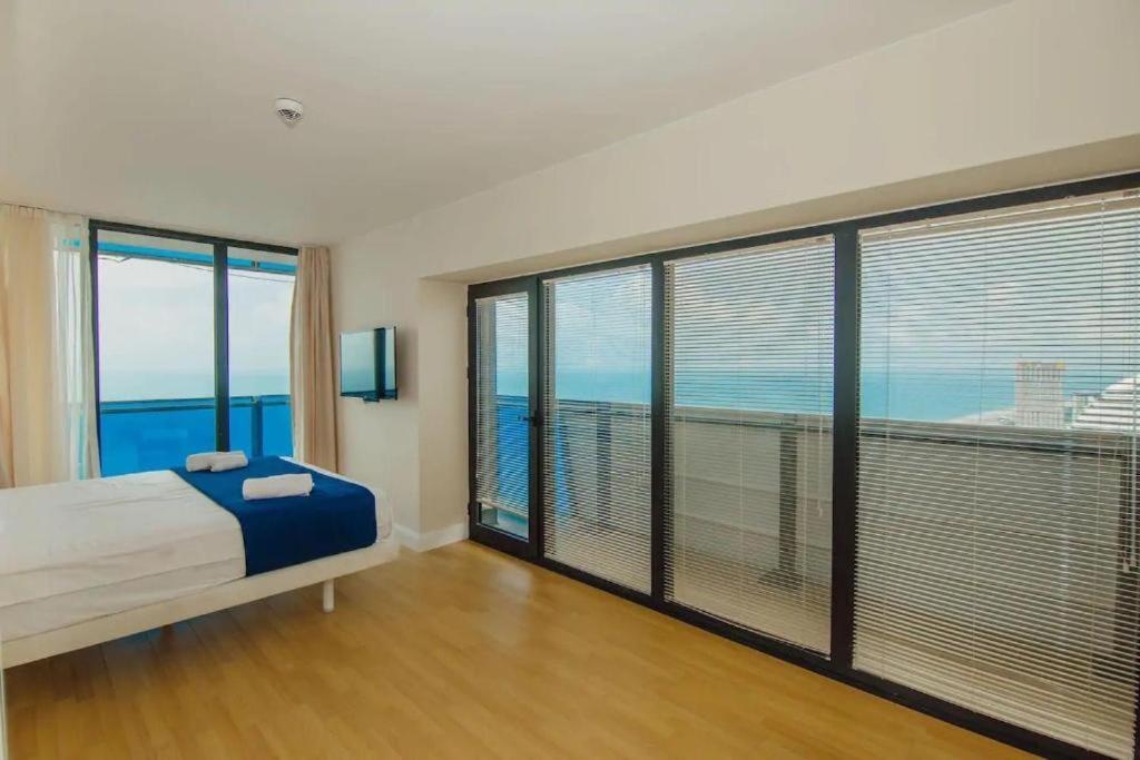 ORBI CITY Hotel Sea View 4*