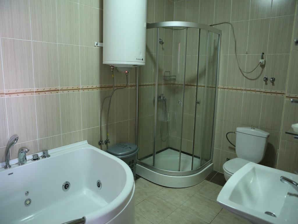 Mgzavrebi Batumi Hotel 3*, фото 12