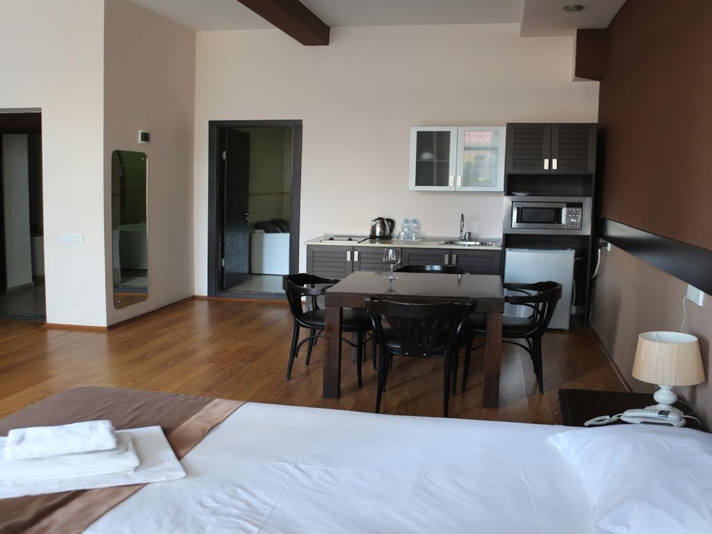 Mgzavrebi Batumi Hotel 3*, фото 15