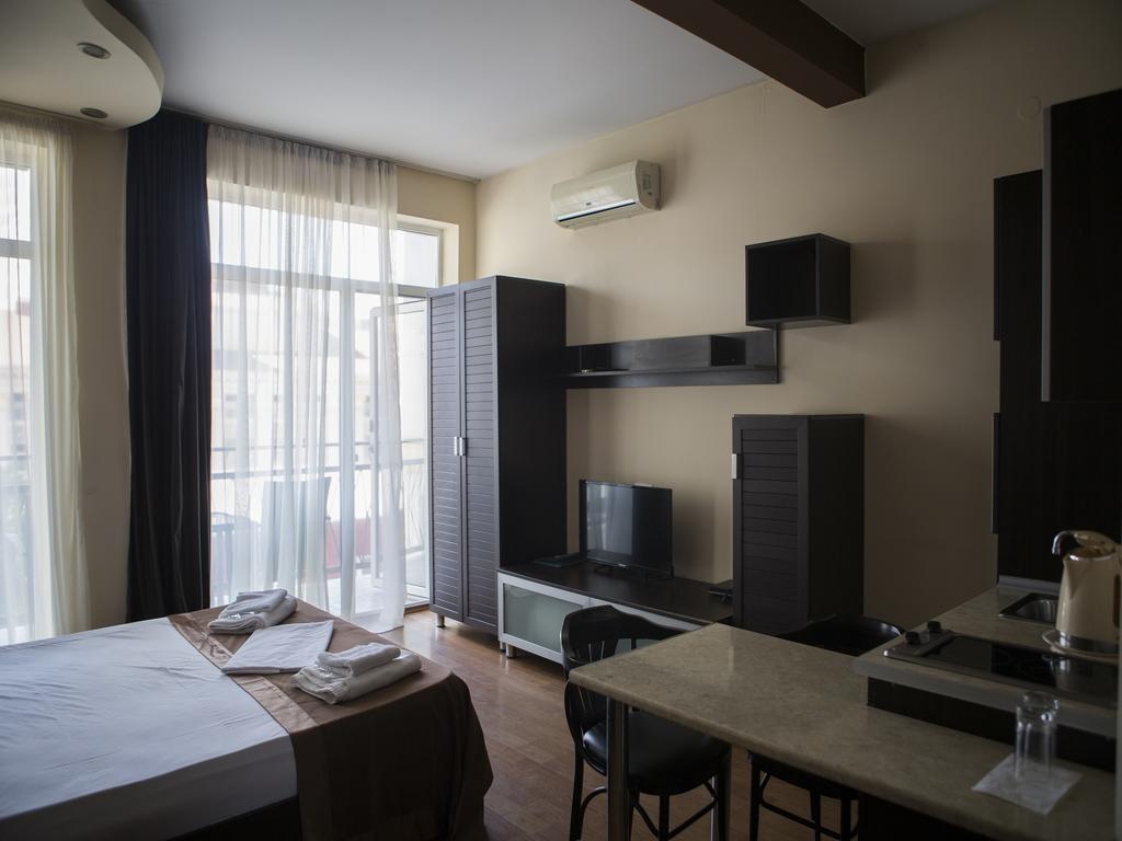 Mgzavrebi Batumi Hotel 3*, фото 7