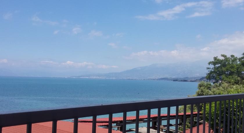 Castella Beach 2*