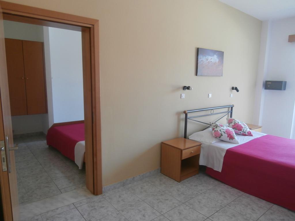 Dias Studios 3*
