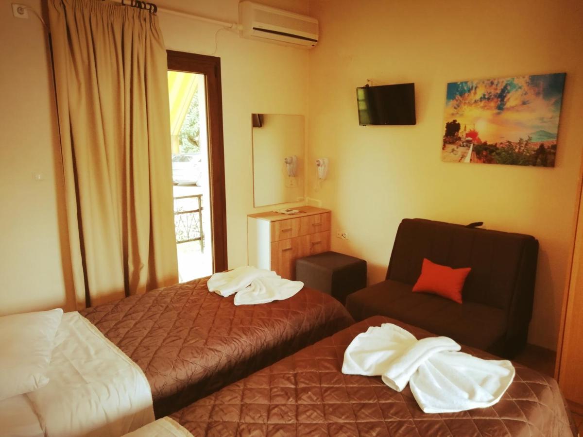 Evans Studios 3*