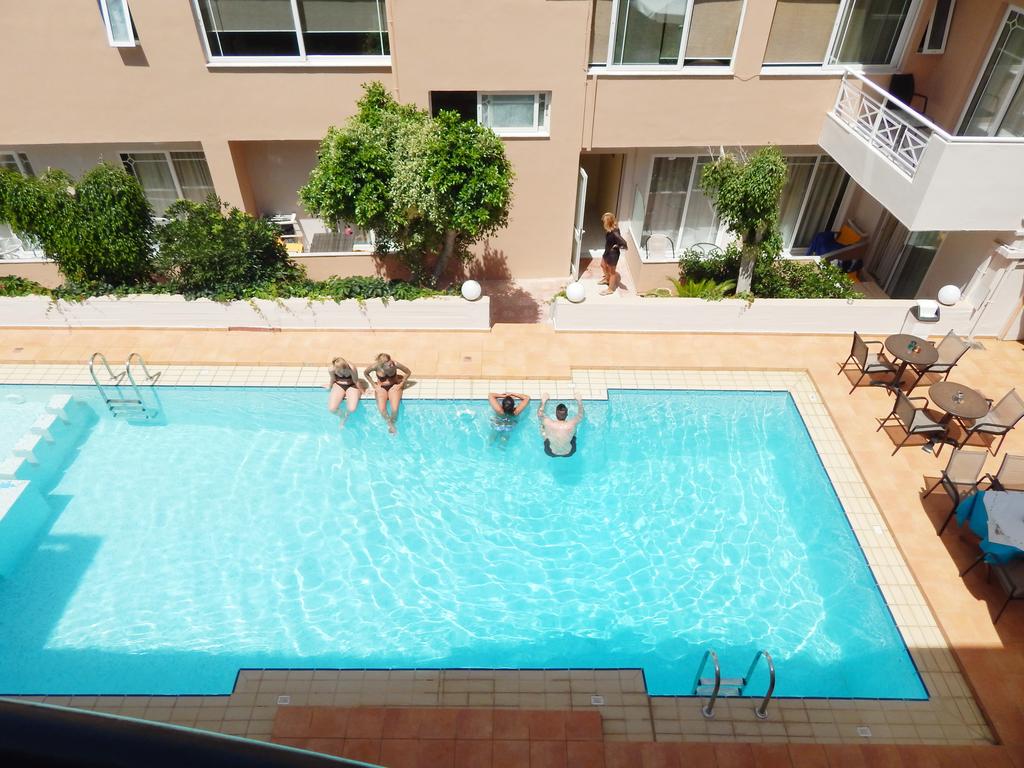 Apollon Studios & Apartments 3*