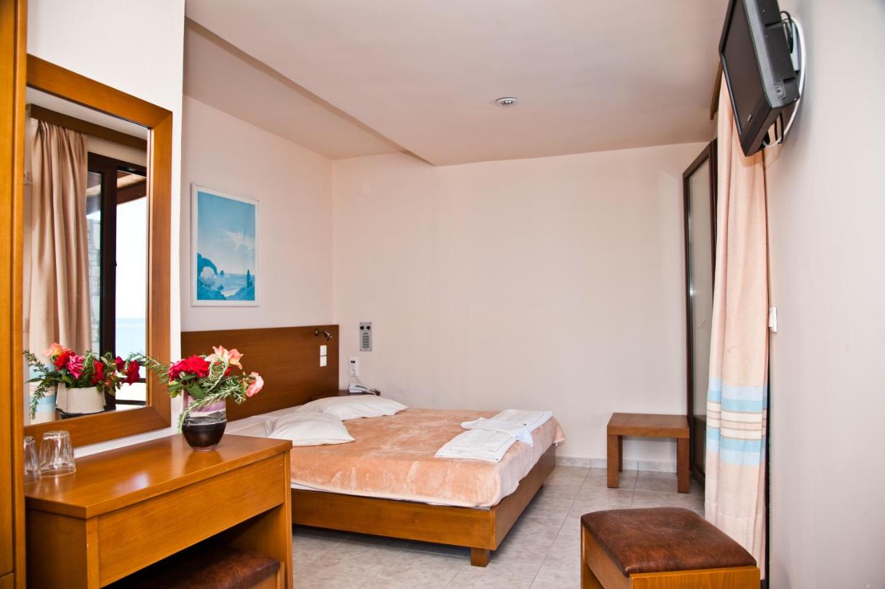 Ekavi Hotel 3*