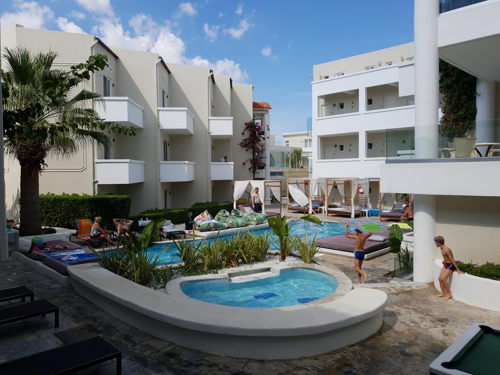 Dimitrios Village Hotel 4*