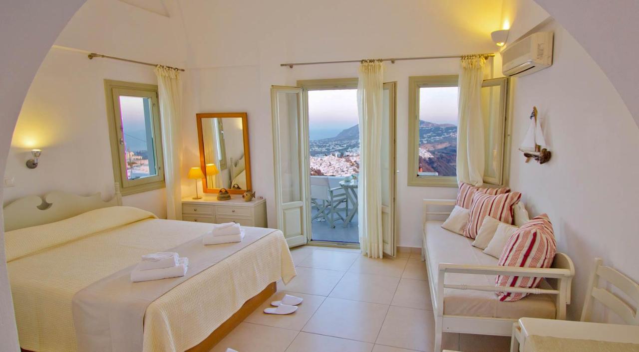 Ira Santorini 4*
