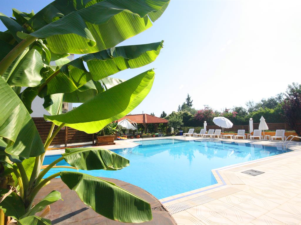 Leonidas Apartments